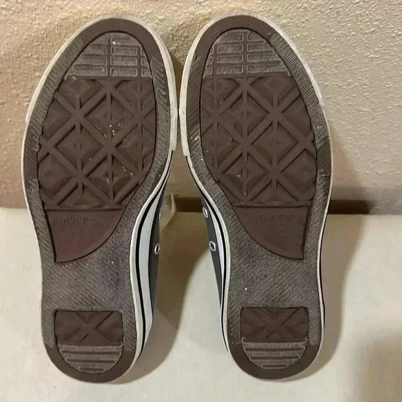 Converse Chucks size 7 - Picture 4 of 9